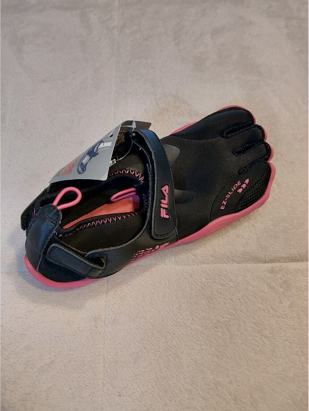 FILA Skele-Toes EZ Slide Drainage Water Shoes Black/Hot Pink Kid's 4K. 123-125